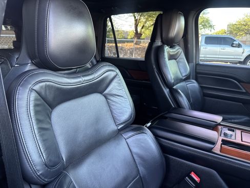 Used 2021 Lincoln Navigator Reserve RWD image 21