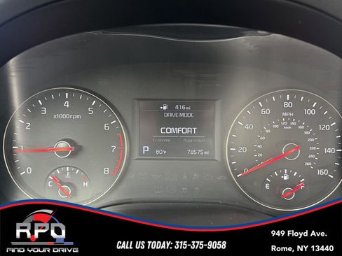 Used 2017 Kia Cadenza Premium w/ Luxury Package FWD image 16