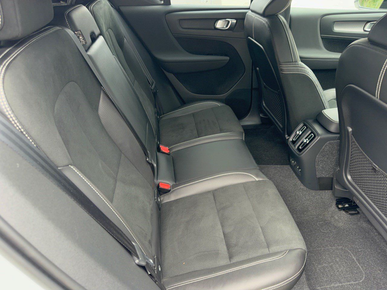 Used 2021 Volvo XC40 P8 Recharge w/ Climate Package AWD/4WD image 29