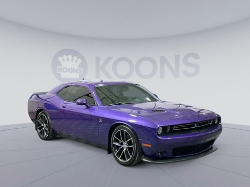 Used 2016 Dodge Challenger R/T Scat Pack w/ Leather Interior Group image 10