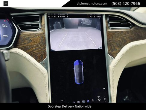 Used 2018 Tesla Model X 75D AWD/4WD image 18