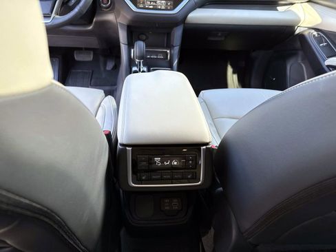 Certified 2025 Subaru Ascent Limited w/ Popular Package #1 image 17