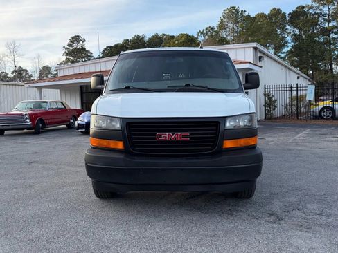 Used 2018 GMC Savana 2500 Extended w/ Enhanced Convenience Package image 9
