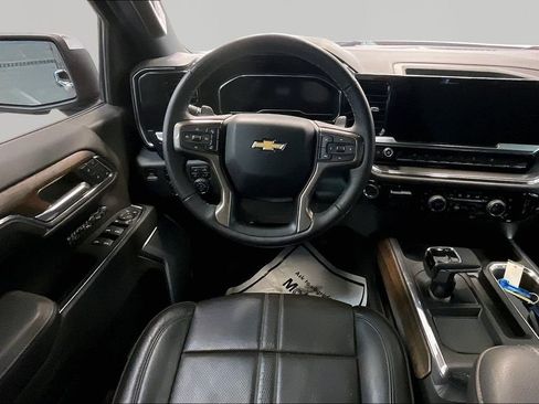 Used 2023 Chevrolet Silverado 1500 High Country w/ LPO, Dark Essentials Package AWD/4WD image 11