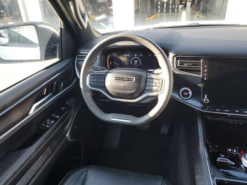 Used 2024 Jeep Wagoneer L 4WD image 10
