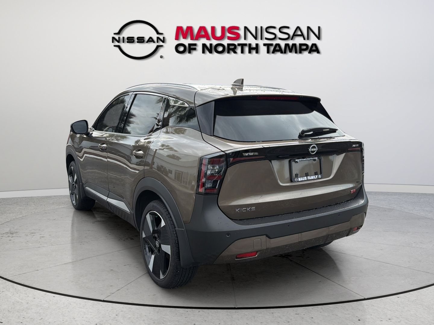 Certified 2025 Nissan Kicks SR FWD image 8