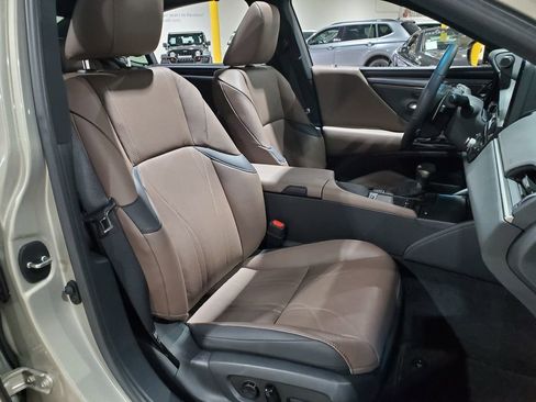 Used 2022 Lexus ES 300h Ultra Luxury w/ Accessory Package 2 image 14