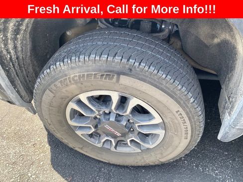 Used 2025 GMC Sierra 2500 SLT AWD/4WD image 14