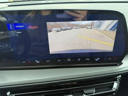 New 2026 Chevrolet Traverse LT w/ LPO, Floor Liner Package image 21