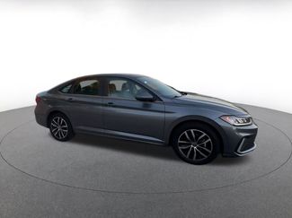 Used 2025 Volkswagen Jetta SE video 2