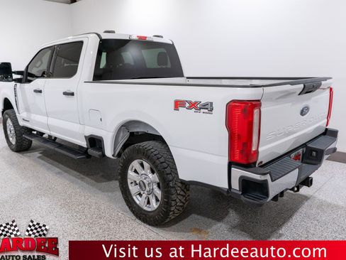 Used 2023 Ford F250 XLT w/ FX4 Off-Road Package AWD/4WD image 3