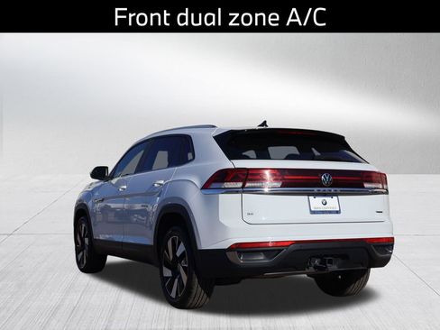 Used 2024 Volkswagen Atlas Cross Sport SE image 7