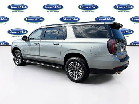 Used 2025 Chevrolet Suburban Z71 AWD/4WD image 5