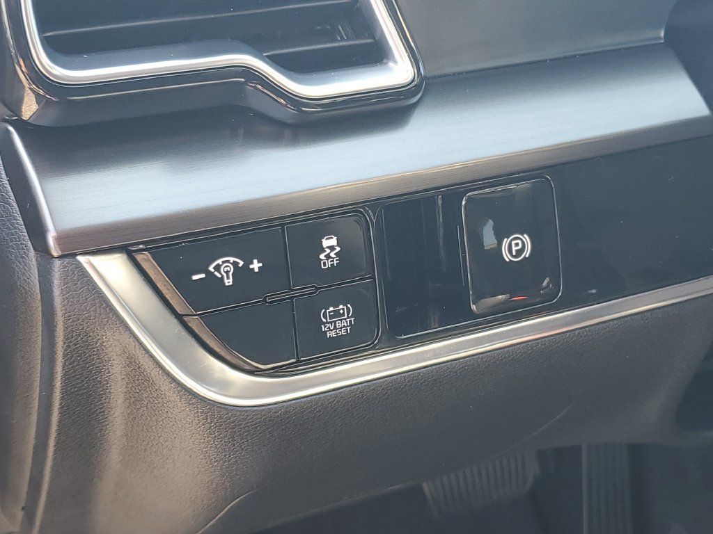 Used 2025 Kia Sportage EX AWD/4WD image 10