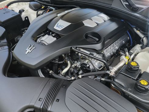 Used 2019 Maserati Ghibli RWD image 27