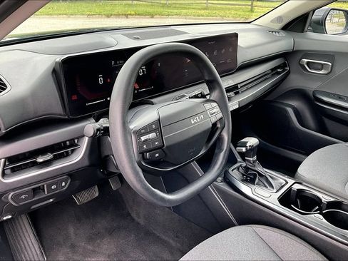Used 2025 Kia K4 FWD image 12