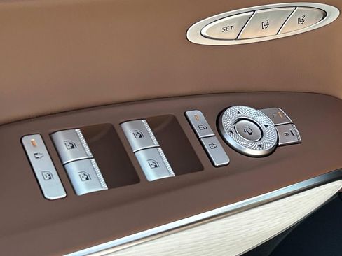 New 2026 Genesis GV70 2.5T Advanced image 18