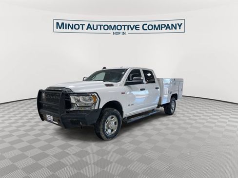Used 2022 RAM 2500 Tradesman w/ Chrome Appearance Group AWD/4WD image 4