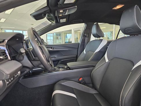 Used 2025 Toyota Camry SE image 22