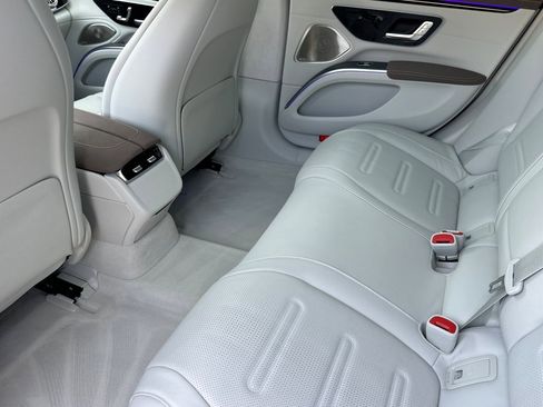 Certified 2023 Mercedes-Benz EQS AMG 4MATIC image 27