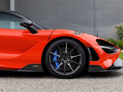 Used 2021 McLaren 765LT RWD image 17
