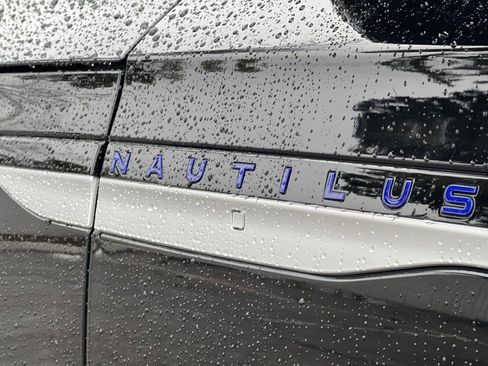 New 2026 Lincoln Nautilus Reserve image 7