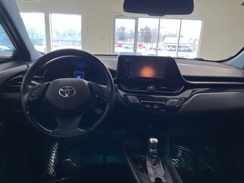 Used 2018 Toyota C-HR XLE image 13