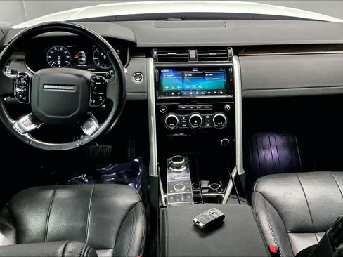 Used 2019 Land Rover Discovery HSE image 17