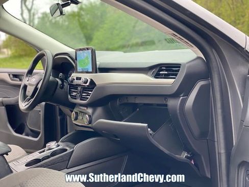 Used 2022 Ford Escape SE image 19