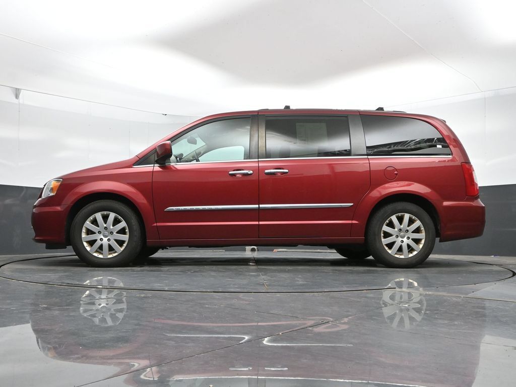Used 2016 Chrysler Town & Country Touring w/ Driver Convenience Group FWD image 42