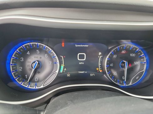Used 2022 Chrysler Pacifica Touring-L FWD image 20