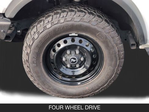 Used 2023 Ford Bronco Black Diamond image 11