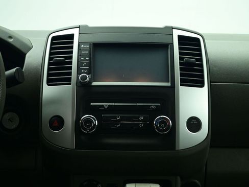 Used 2019 Nissan Frontier SV image 38