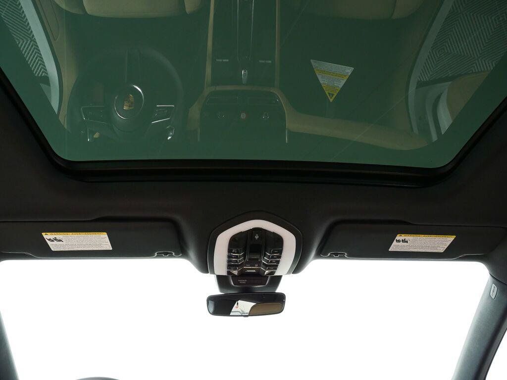 Certified 2026 Porsche Macan AWD/4WD image 20