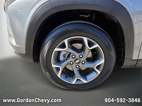 Certified 2025 Chevrolet Trax LT w/ LT Convenience Package image 11