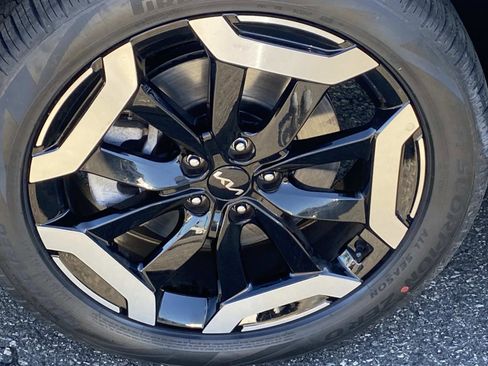 Used 2025 Kia Telluride S AWD/4WD image 29