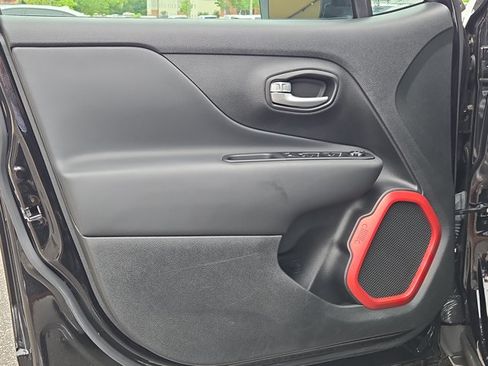 Used 2023 Jeep Renegade Trailhawk AWD/4WD image 82