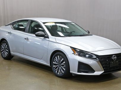 Used 2024 Nissan Altima 2.5 SV