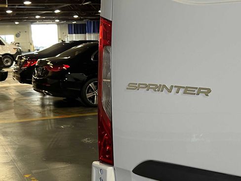 Used 2025 Mercedes-Benz Sprinter 2500 image 13