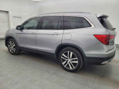 Used 2018 Honda Pilot Touring image 3