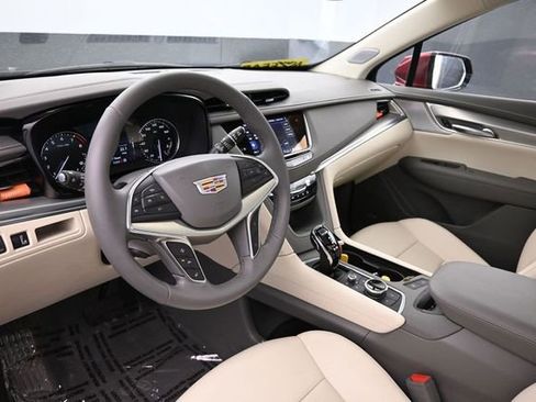 Used 2025 Cadillac XT5 Premium Luxury AWD/4WD image 21