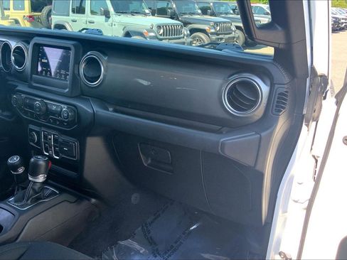 Used 2019 Jeep Wrangler Unlimited Sahara w/ Safety Group AWD/4WD image 17