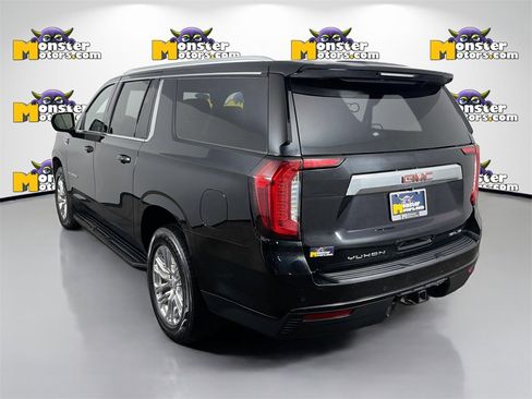 Used 2022 GMC Yukon XL SLE image 7