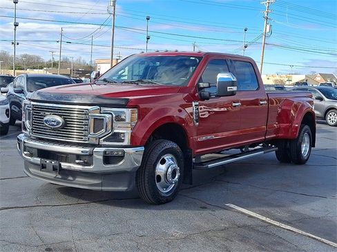 Used 2022 Ford F350 Lariat w/ Lariat Ultimate Package image 3