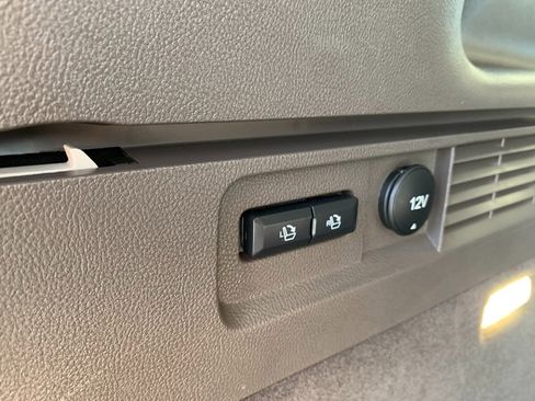Used 2023 Lincoln Nautilus AWD w/ Premium Package image 6