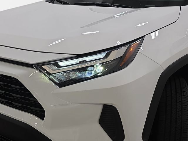 Certified 2025 Toyota RAV4 LE AWD/4WD image 27
