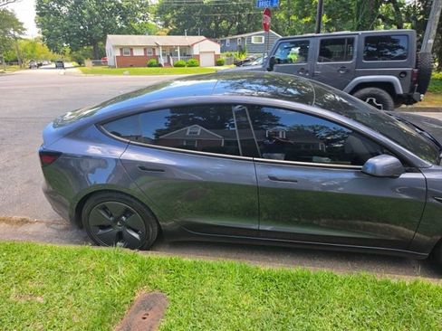 Used 2022 Tesla Model 3 Long Range AWD/4WD image 3
