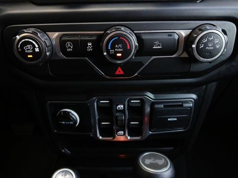 Used 2021 Jeep Wrangler Unlimited Sport AWD/4WD image 4