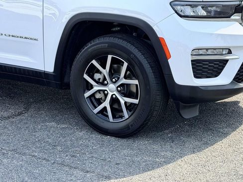 Certified 2023 Jeep Grand Cherokee Limited AWD/4WD image 7