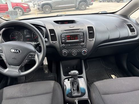 Used 2017 Kia Forte LX image 11